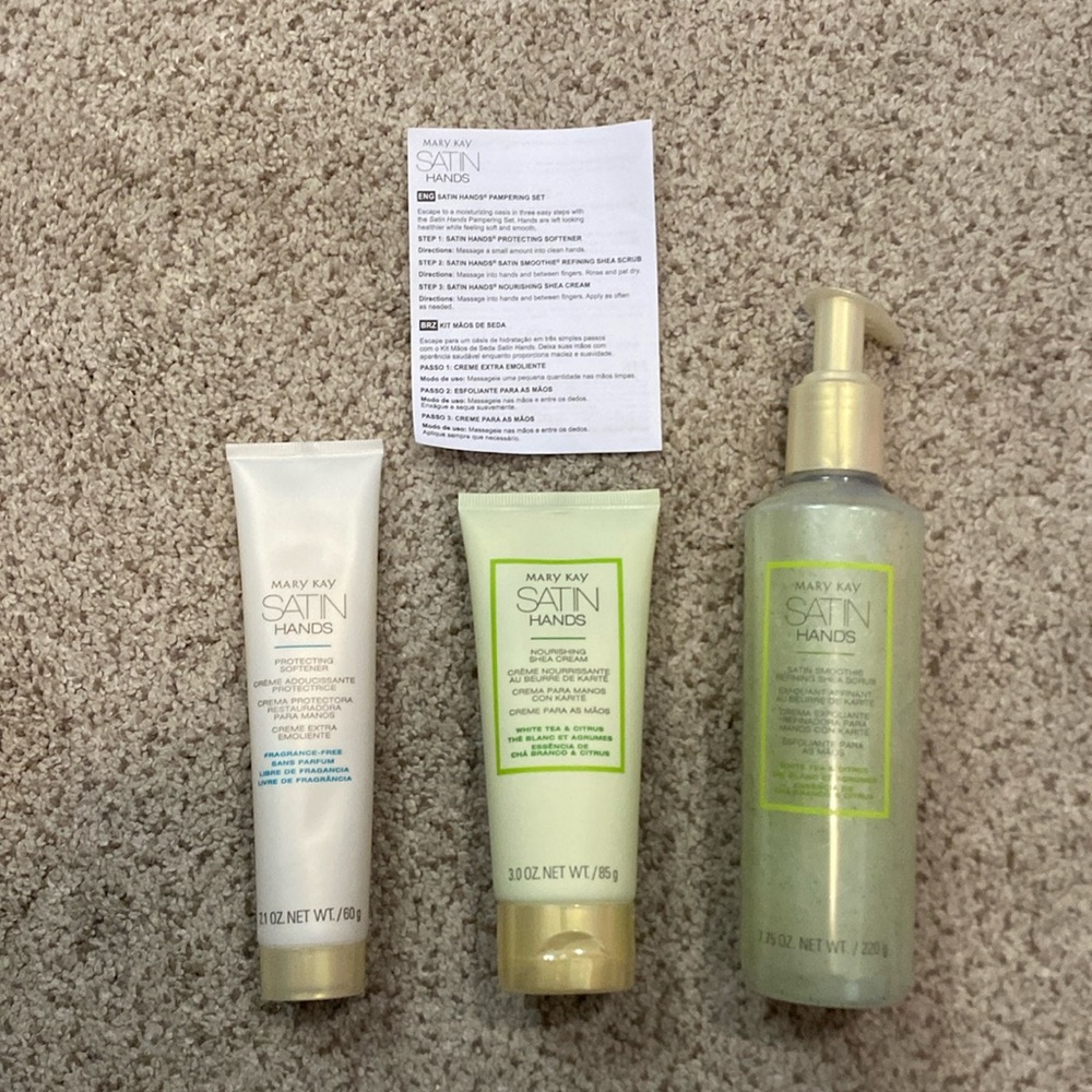 Brand new Mary Kay satin hands set